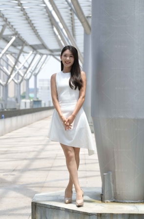 甜美白裙R丝高跟女孩