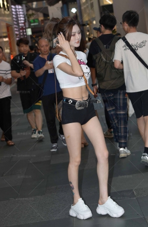 透露着性感的美腿*240621-3-50 15P
