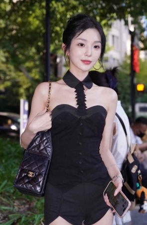 长靴短裤清秀妹子 [119P-3.72GB]