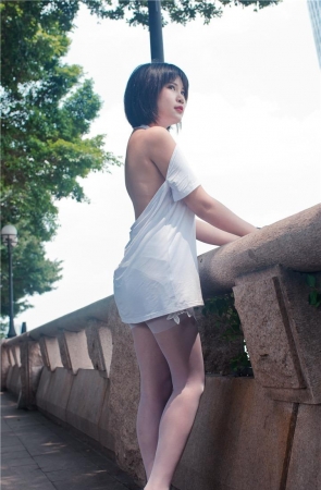 穿着大路背的白丝美女萌宝儿图片3A161[369P-2.38G]