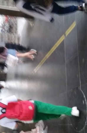 清新的牛仔热裙