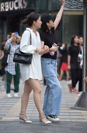 街拍气质美女姐姐