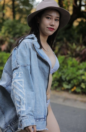 灰色比基尼
