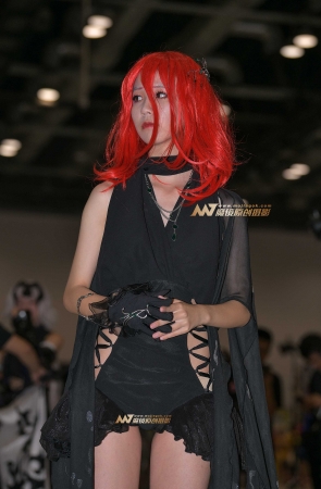 红发性感美女