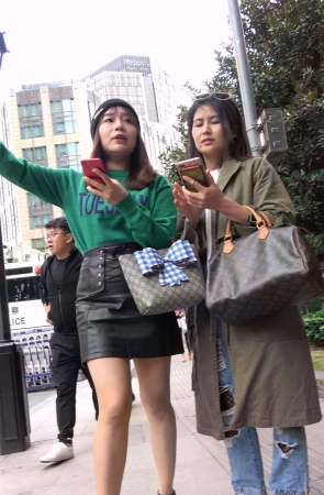 黑色短裙高跟美腿性感美女