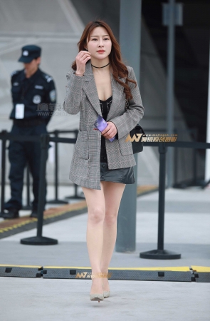 短裙，美腿，高跟