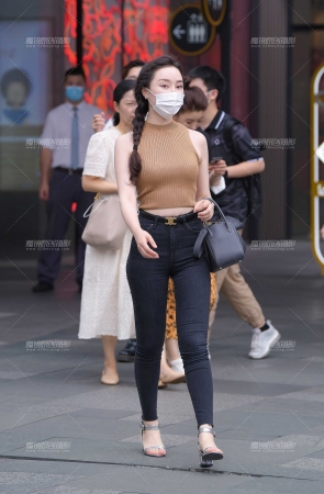 满分的紧牛美女