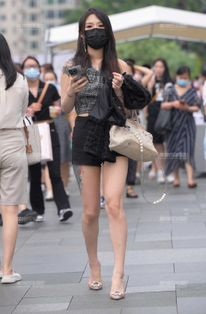 黑色热裤美女 [19P]