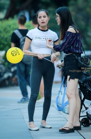 带小孩的妈妈