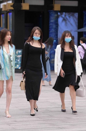 街拍迷人三姐妹