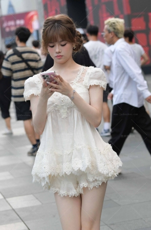 2482-11=52√真心白牛奶肌肤小姐姐 14P