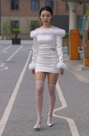 精选街拍作品 NO.1817 一只麋鹿摄影作品 – 白裙美女[572P/460MB]