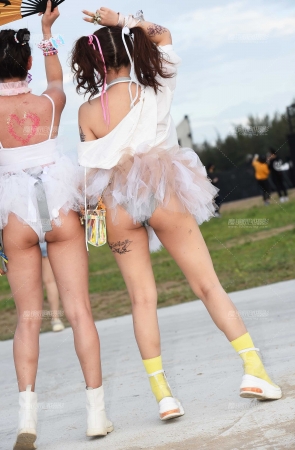 叨个奶嘴去狂欢