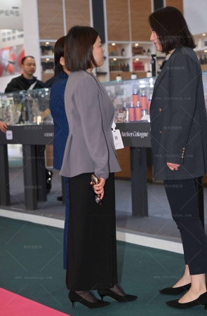 26331-2-42√有一位-裙里丝～ 8P