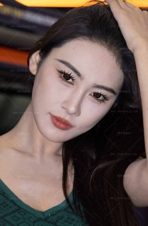 LB943 26苏州改装-百万网红车模韩雨桐的美腿玉足 11P