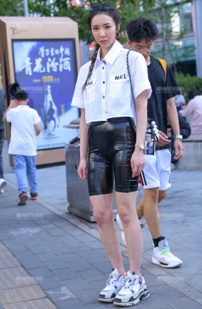 气场很足哦