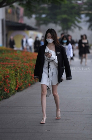 美腿时髦美女