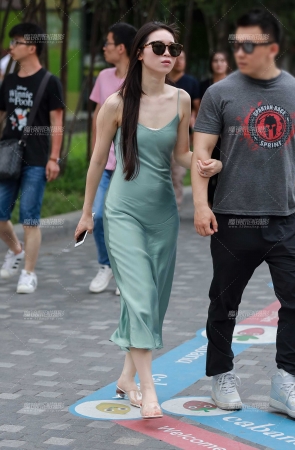 第1412篇&摇曳的高挑美女&