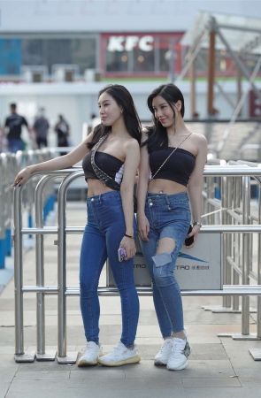 蓝色紧牛香肩小蛮腰美背