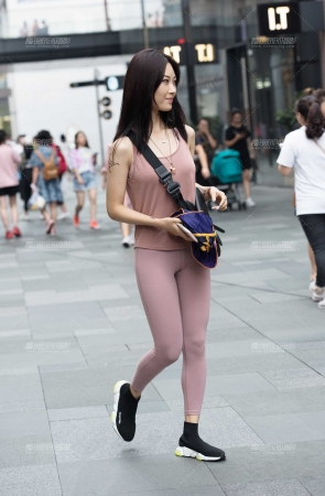 瑜伽裤美女
