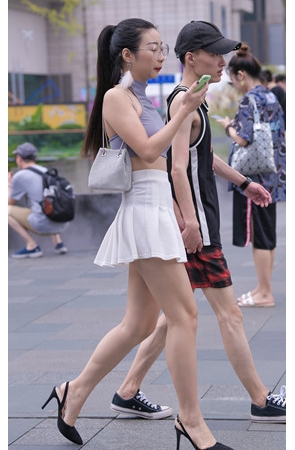 清凉妹子高清原图(30P)[334M/JPG]