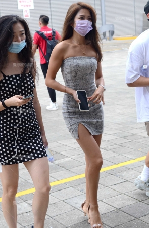 抹胸开叉包臀裙