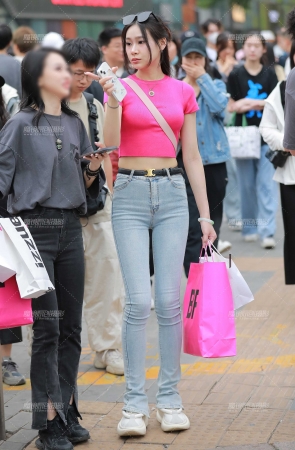 高挑浅牛小姐姐