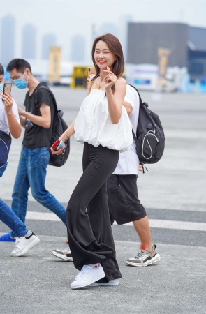 甜美可爱黑白配