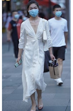 白裙V领小姐姐(27P)