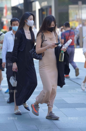 长裙妹子组合