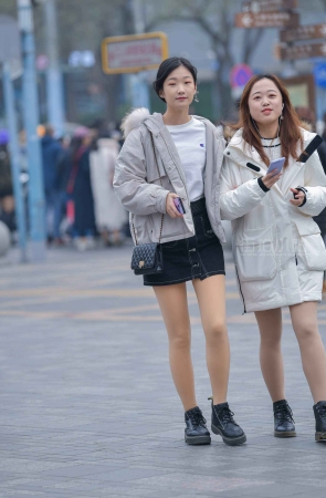 小眼睛美眉