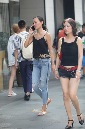 紧身牛仔