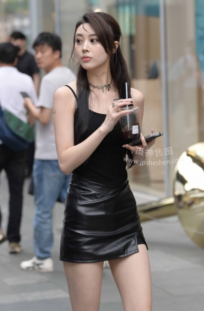 23525-9=87√白皙美腿小姐姐【套图➕视频】 13P