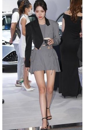 跟逛展的漂亮美女(153P)