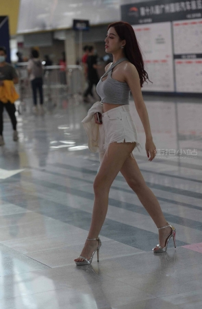 大长腿美女
