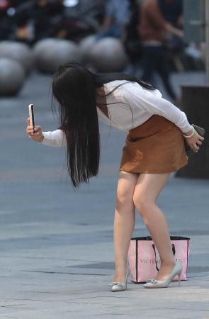 短裙街拍高跟shaofu