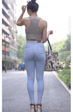 （套图一）蓝牛紧身裤(600P)[10.34G/JPG]