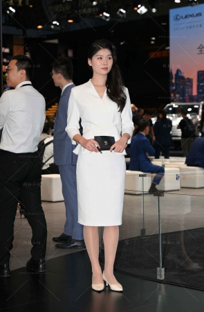 车展的R丝美女