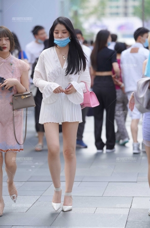 长腿美眉