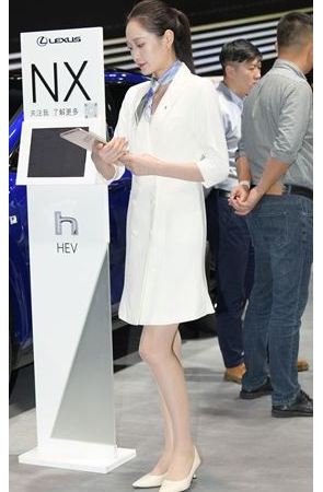 洁白长裙美女(47P)