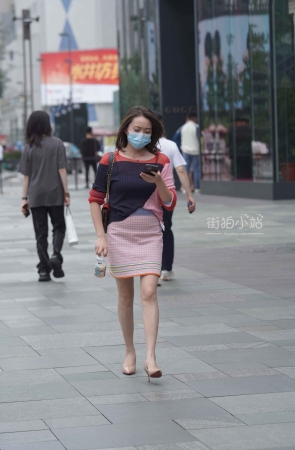 街拍成熟的高跟朲槭
