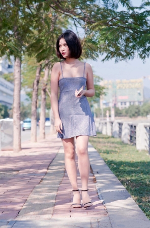 御风街拍&齐胸吊带裙肉丝美足萌宝儿逛商城【套图+视频】