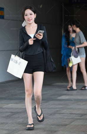 25613-27-50√大白腿人字拖脚板底-美女网红