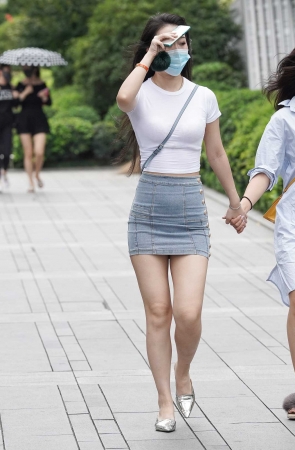 肉感短裙