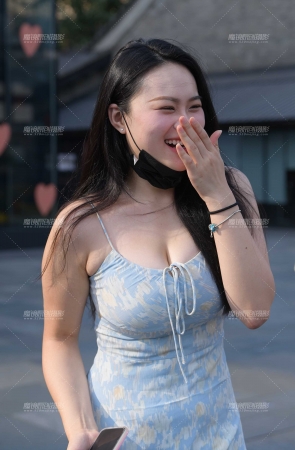 搭讪丰满的闺蜜