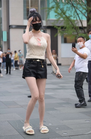 黑白搭配精致靓丽