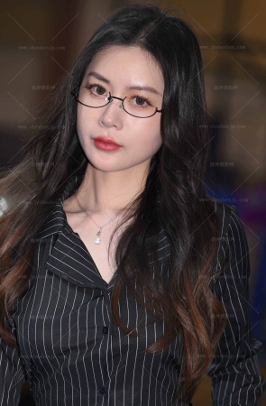 26328-34-88√桃桃吖-大白腿美足【套图➕4k 11P