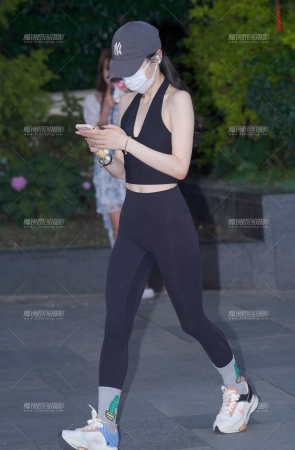 运动女孩 洁白无瑕