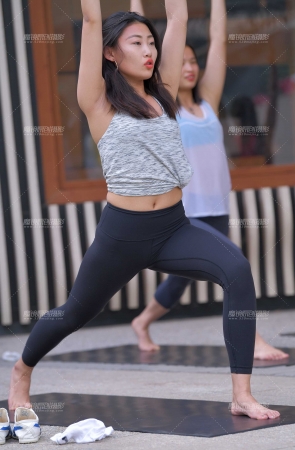 瑜伽美女