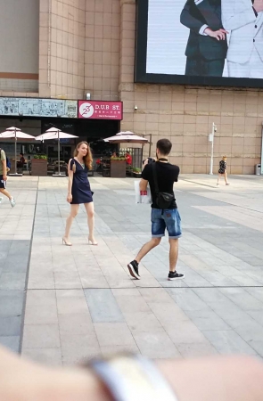 连衣短裙，裸腿，高跟，洋妞（22）